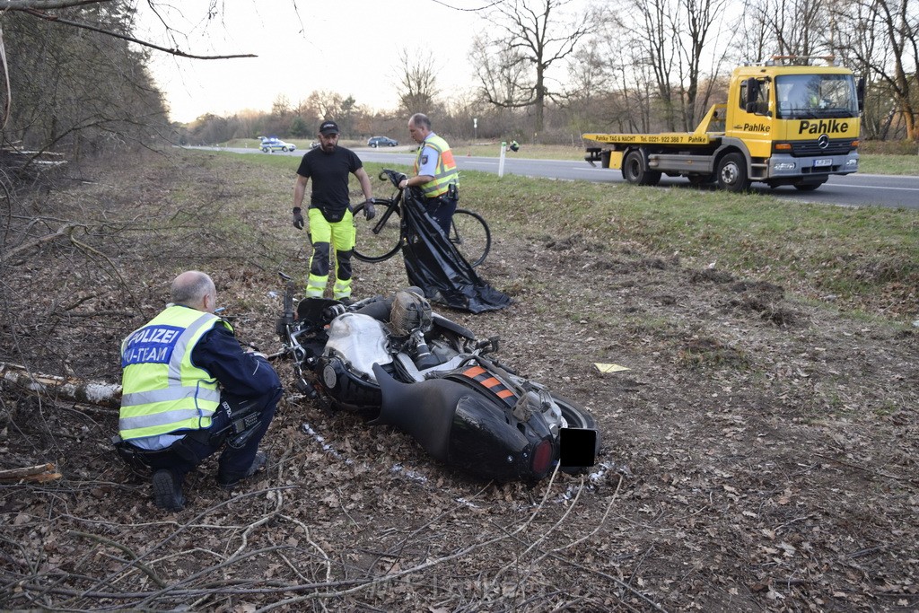 Schwerer VU Krad Fahrrad Koeln Porz Alte Koelnerstr P238.JPG - Miklos Laubert